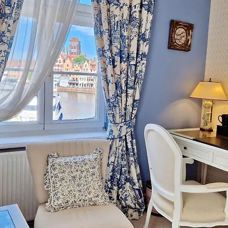 Podewils Old Town Hotell