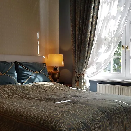Hotel Podewils Old Town