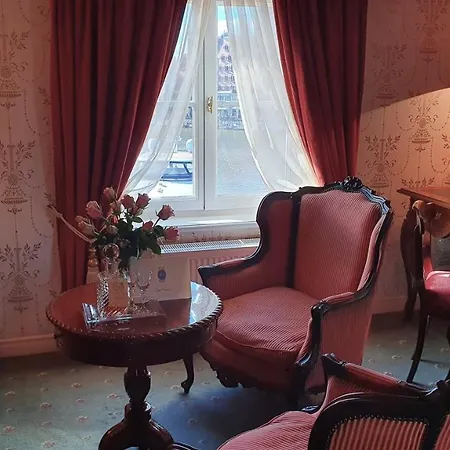 Hotel Podewils Old Town