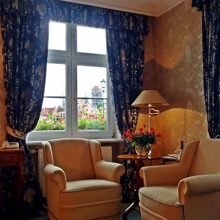 호텔 Podewils Old Town 5*