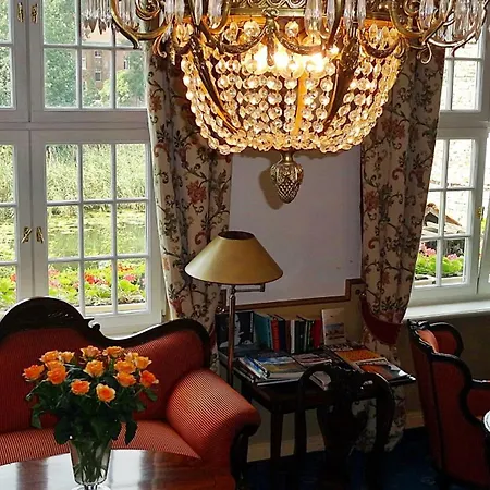 Podewils Old Town 호텔 5*