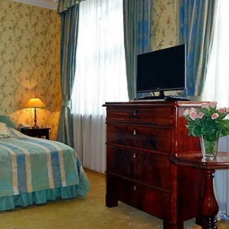 Hotel Podewils Old Town